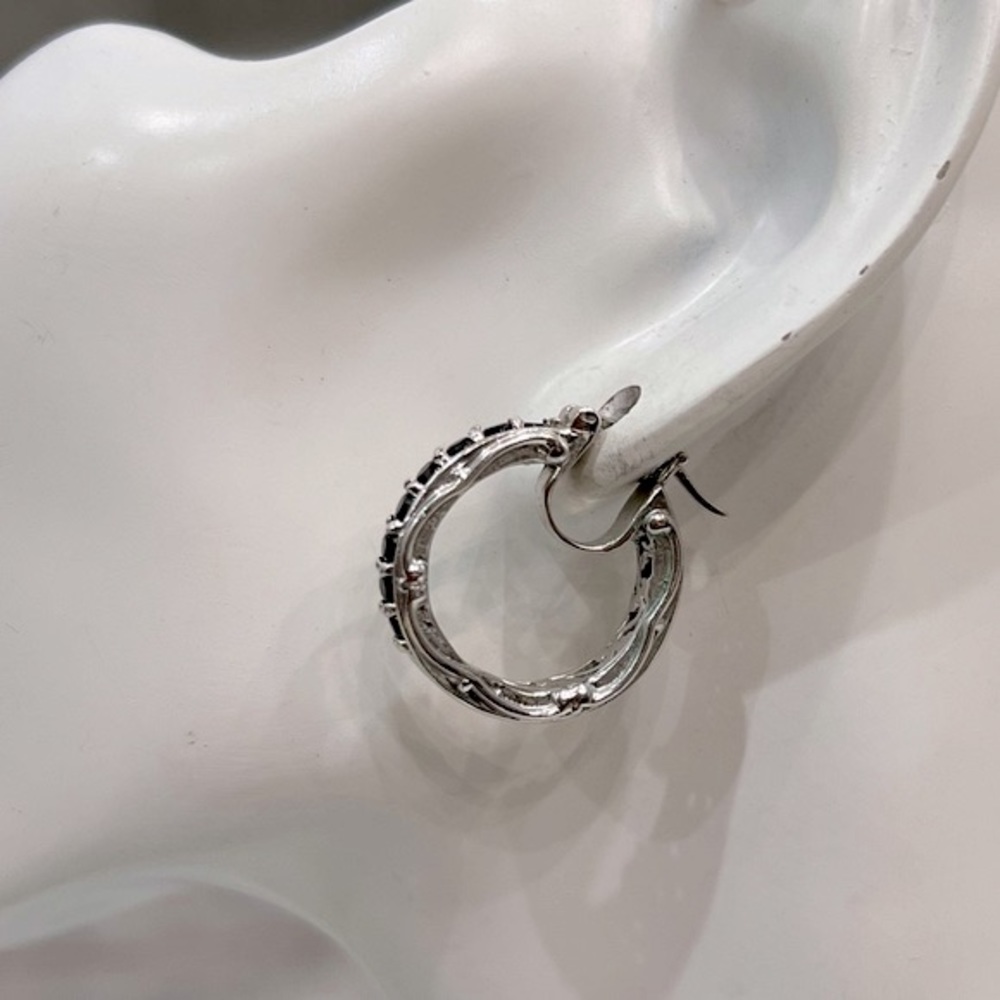 Thai Black Spinel Silver Hoop Scroll Detailed Earrings - Picture 9 of 14